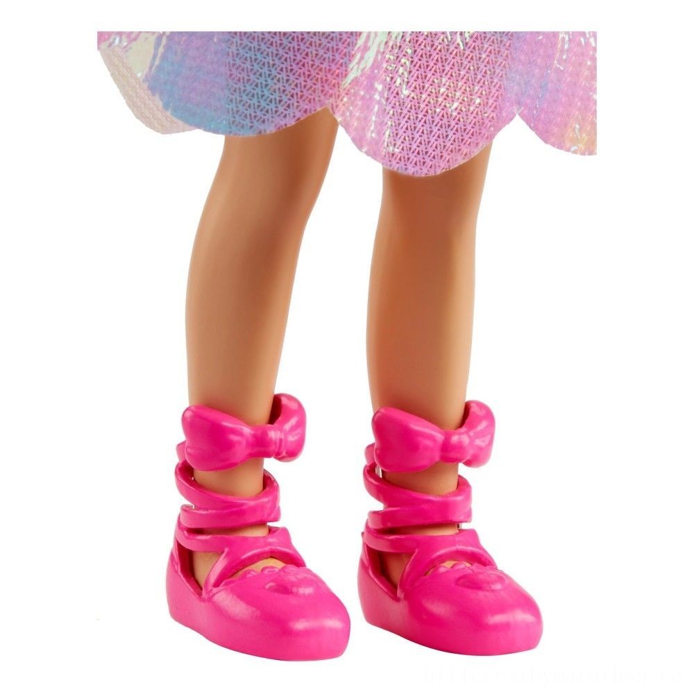Barbie Dreamtopia Chelsea Dolly and also Clothing