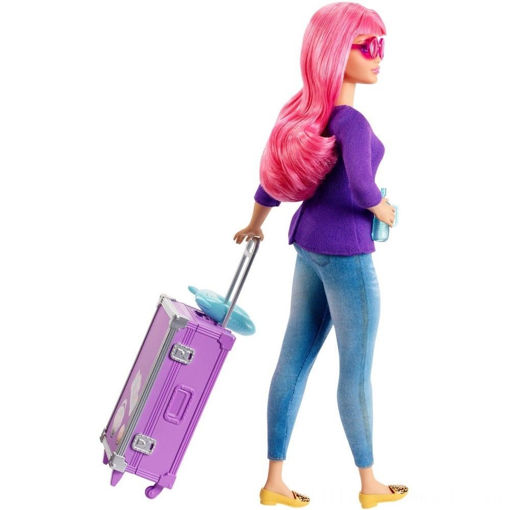 Barbie Daisy Travel Doll && Kitty Playset