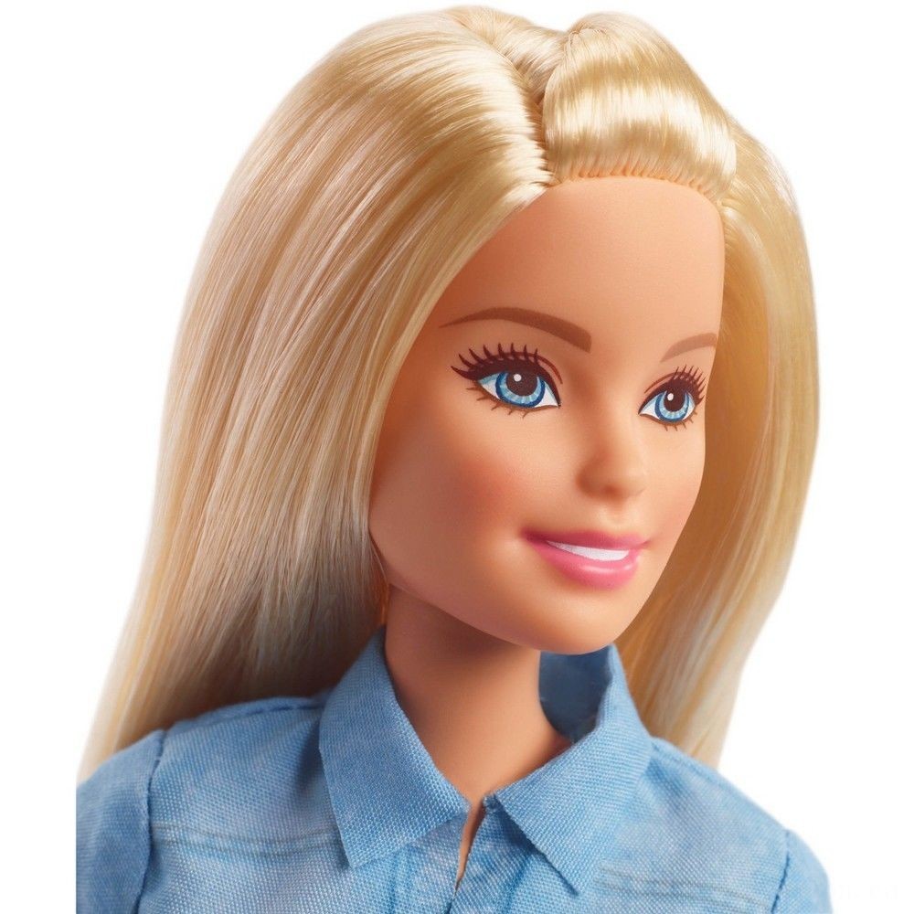 Barbie Trip Figurine && Pup Playset