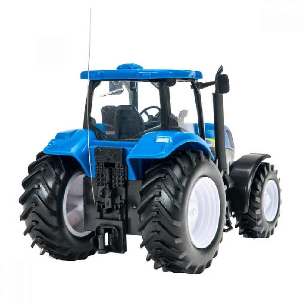 Garage Sale - Remote Control 1:24 New Holland T7070 - Christmas Clearance Carnival:£8