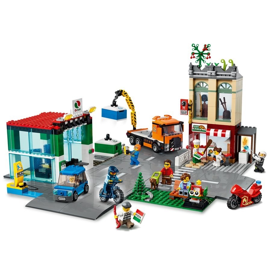 Final Sale - Lego Urban Area Community Facility. - Give-Away:£73[cob10330li]