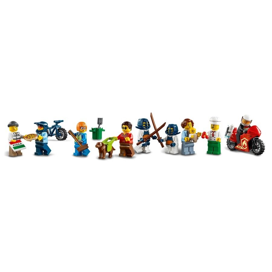 Free Shipping - Lego Urban Area Community Facility. - Reduced-Price Powwow:£75