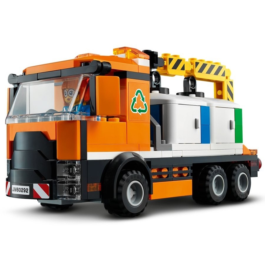 June Bridal Sale - Lego Metropolitan Area Town Facility. - Mania:£75