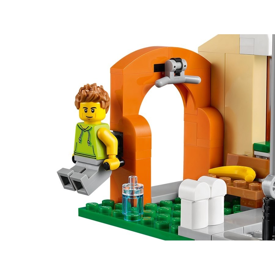 Doorbuster Sale - Lego Metropolitan Area Purchasing Street - Weekend Windfall:£56