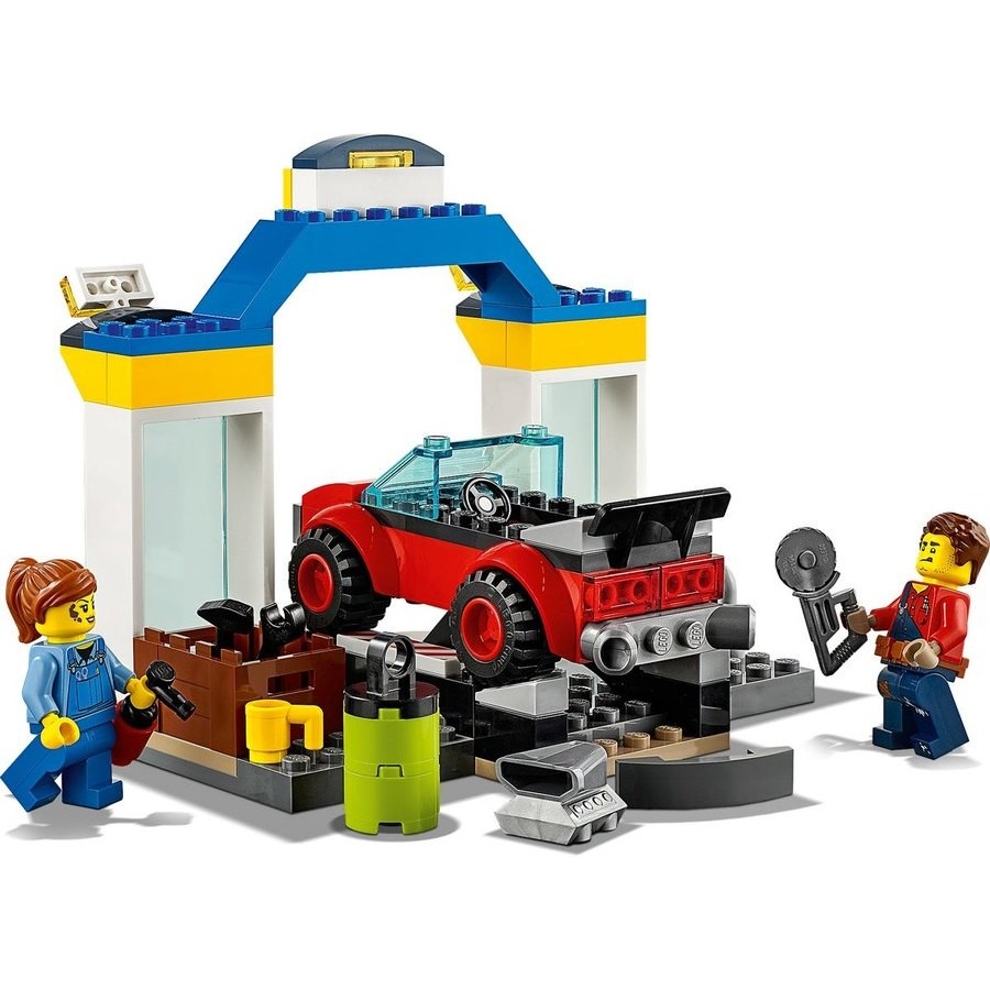 End of Season Sale - Lego Area Garage. - Internet Inventory Blowout:£42