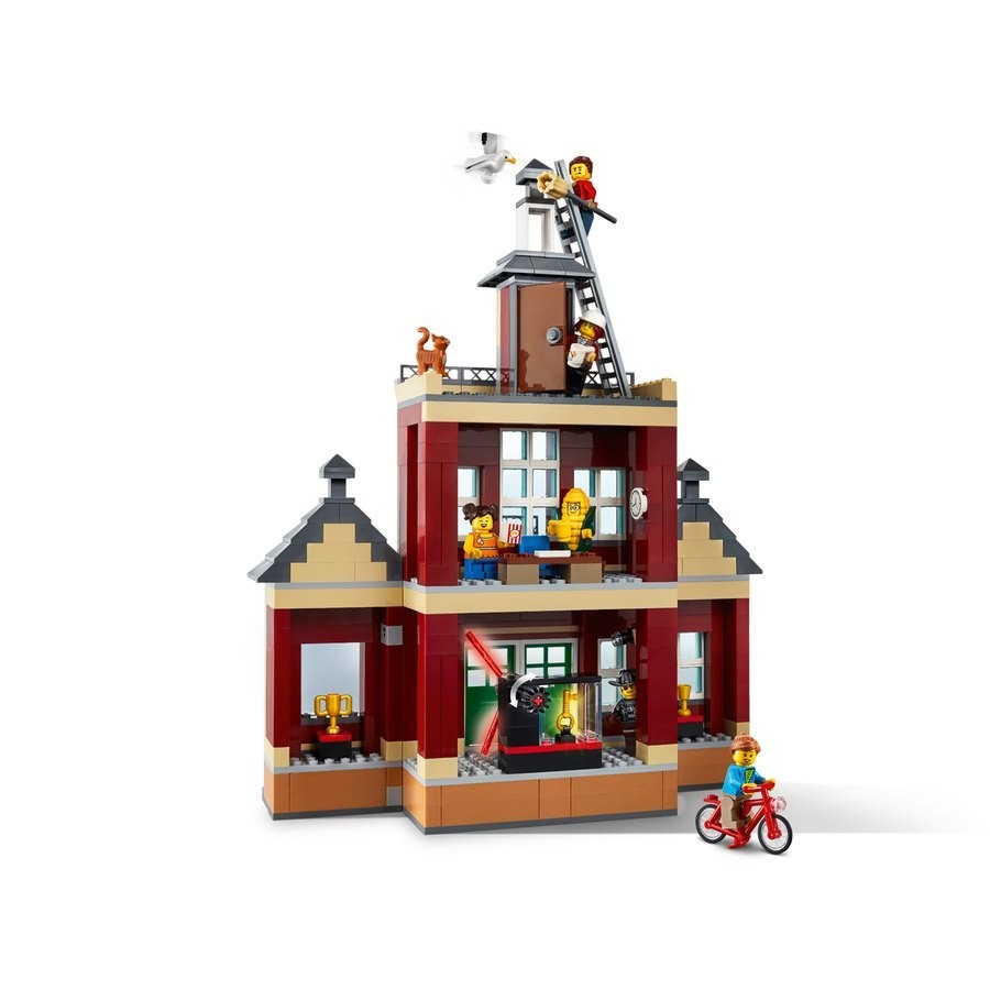 Going Out of Business Sale - Lego Urban Area Key Square - Doorbuster Derby:£81[neb10369ca]