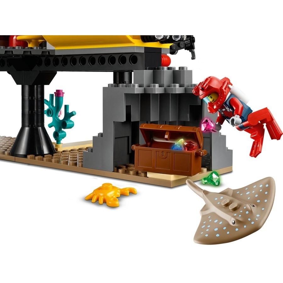 January Clearance Sale - Lego Urban Area Sea Expedition Base - Digital Doorbuster Derby:£60[neb10377ca]