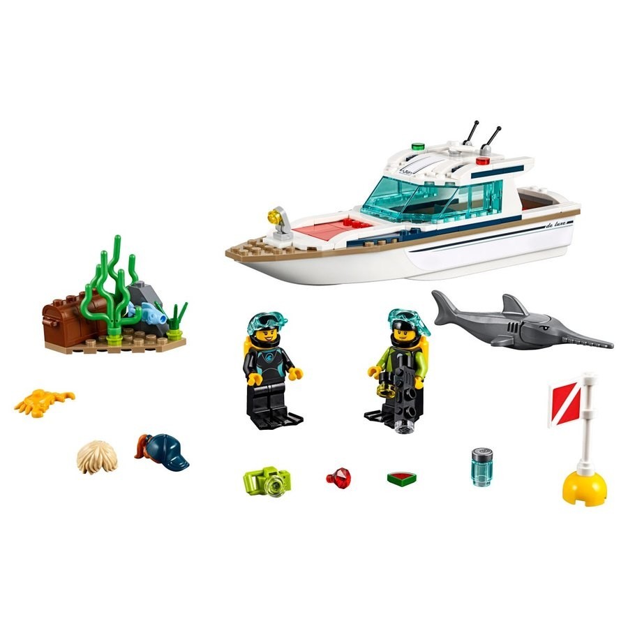 Lego Urban Area Scuba Diving Yacht