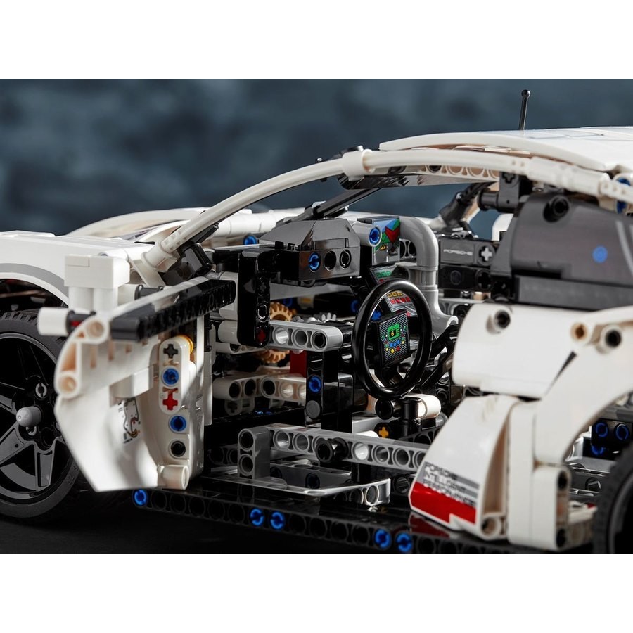 July 4th Sale - Lego Technic Porsche 911 Rsr - Off-the-Charts Occasion:£81[lab10832ma]