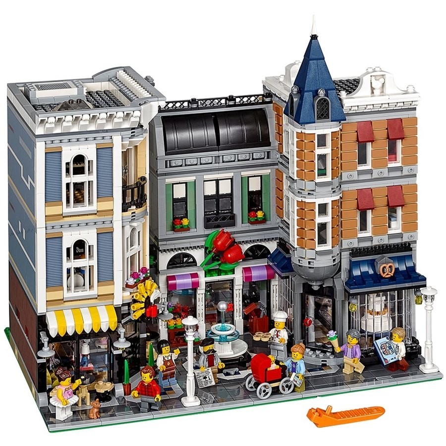 Price Crash - Lego Creator Expert Installation Square - Value:£88