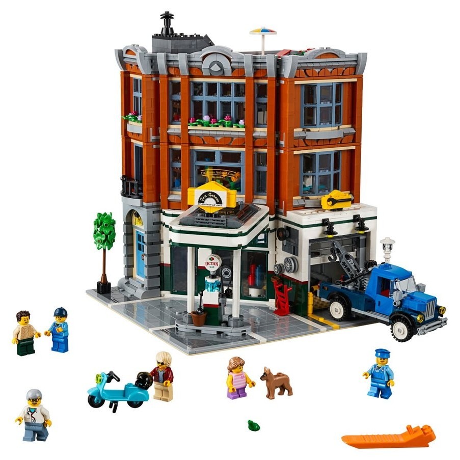 Unbeatable - Lego Creator Expert Corner Garage - Mid-Season Mixer:£78[lab10928co]