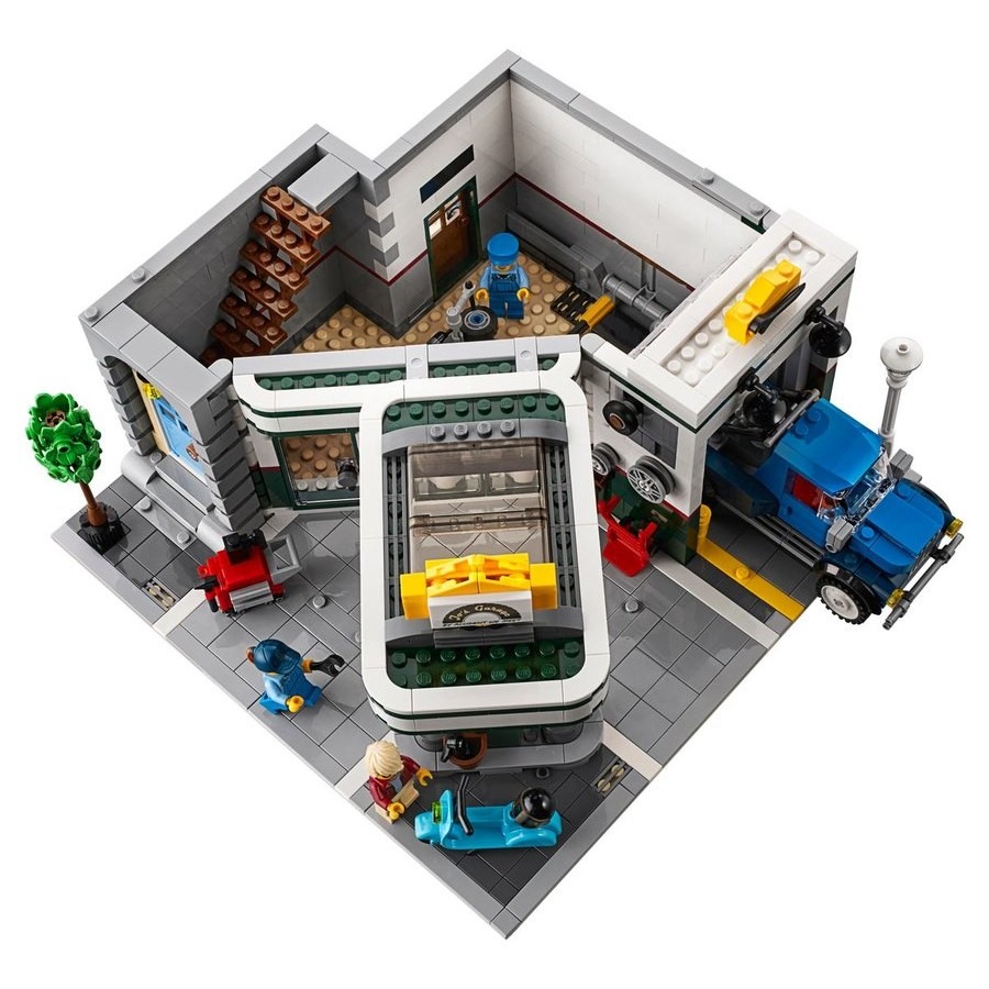 Unbeatable - Lego Creator Expert Corner Garage - Mid-Season Mixer:£78[lab10928co]