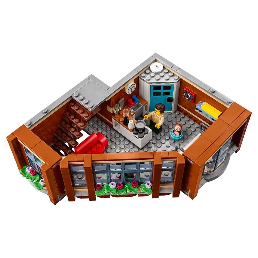 Markdown Madness - Lego Creator Expert Edge Garage - Galore:£82[cob10928li]