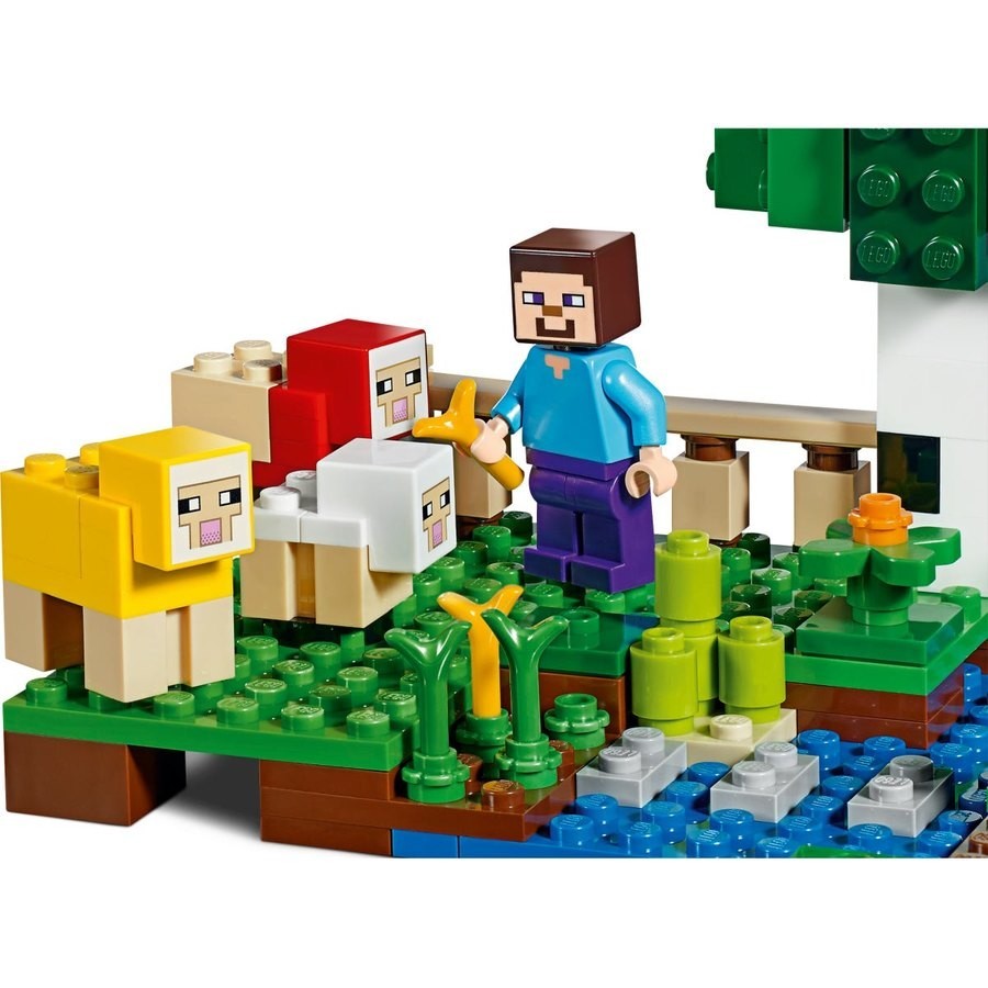 Clearance Sale - Lego Minecraft The Wool Farm - Winter Wonderland Weekend Windfall:£19