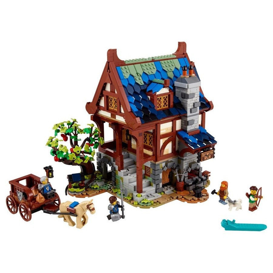 Going Out of Business Sale - Lego Ideas Middle Ages Blacksmith - Spectacular:£83