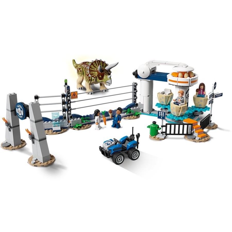 Year-End Clearance Sale - Lego Jurassic Globe Triceratops Rage - Get-Together Gathering:£46[cob11100li]