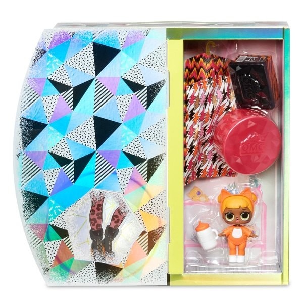 L.O.L. Surprise! O.M.G. Winter Season Cool Missy Meow & Infant Cat Figure along with 25 Shocks