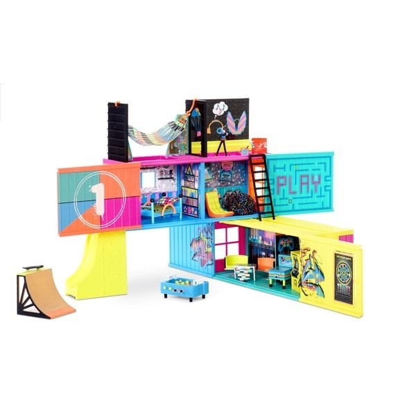 L.O.L. Surprise! Clubhouse Playset with 40+ Shocks as well as 2 Exclusives Dolls