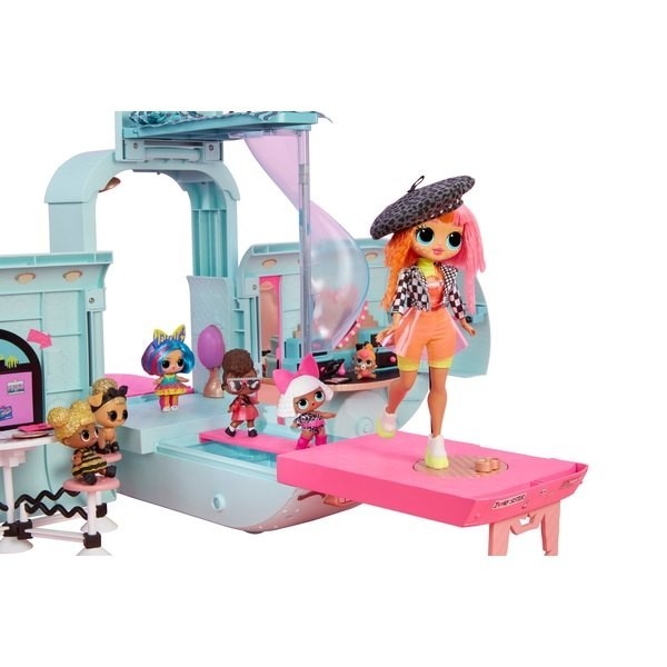 Lowest Price Guaranteed - L.O.L Unpleasant surprise! 2-in-1 Glamper Playset - Anniversary Sale-A-Bration:£55[sab9214nt]