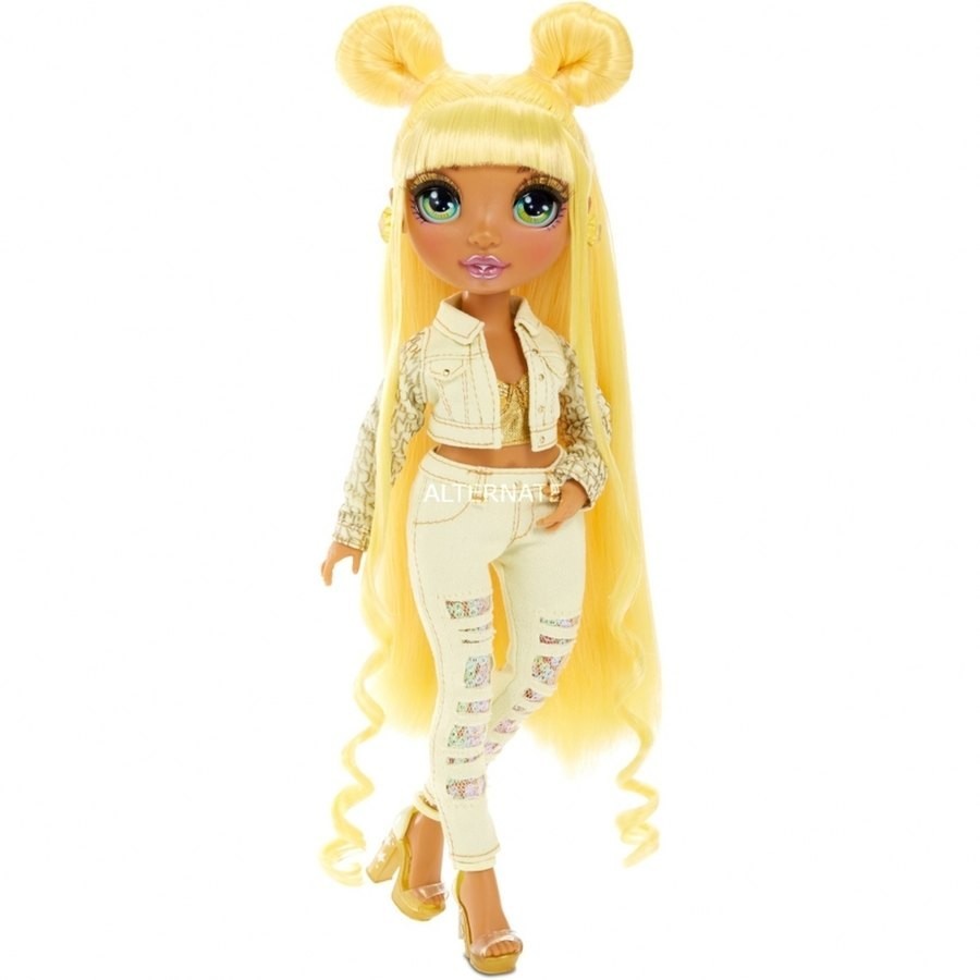 Discount Bonanza - Rainbow High Sunny Madison-- Yellowish Fashion Trend Doll along with 2 Clothing - Spree-Tastic Savings:£36