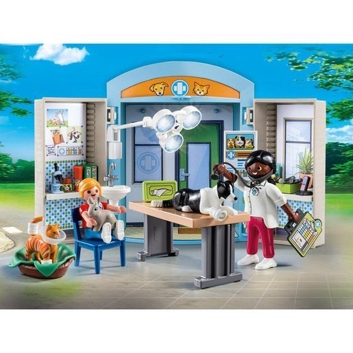 Playmobil 70309 Urban Area Daily Life Veterinarian Clinic Play Container