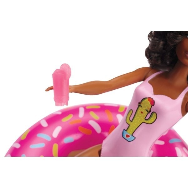 Barbie Pool Party Figurine - Brunette