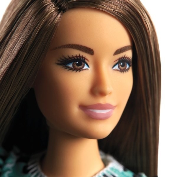 Lowest Price Guaranteed - Barbie Fashionista Figure 149 Polka Dot Dress - Halloween Half-Price Hootenanny:£9