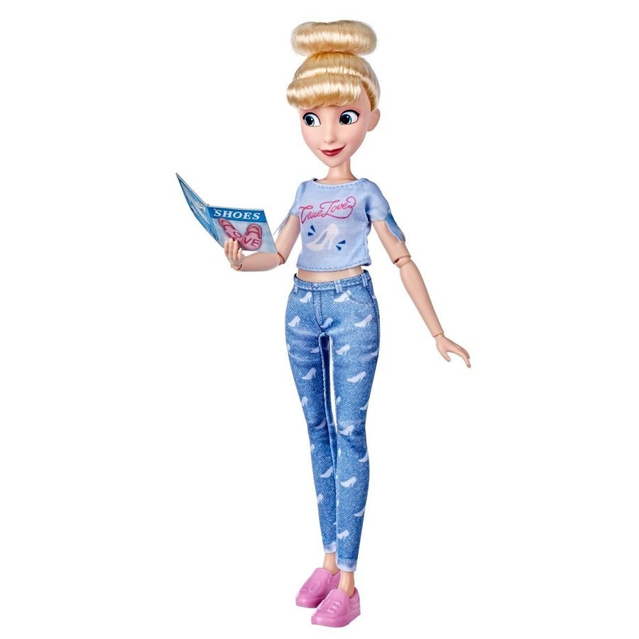 Disney Princess Or Queen Comfy Team Figurine - Cinderella