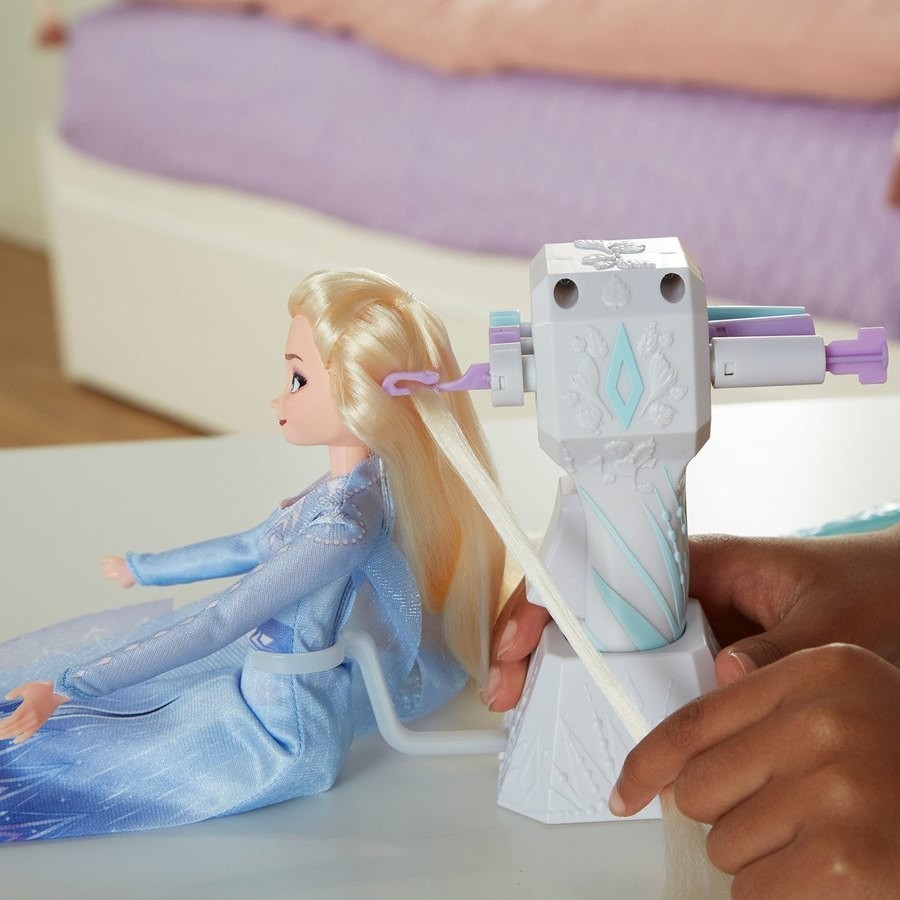Price Drop - Disney Frozen 2 - Sister Styles Elsa Manner Toy - End-of-Year Extravaganza:£25