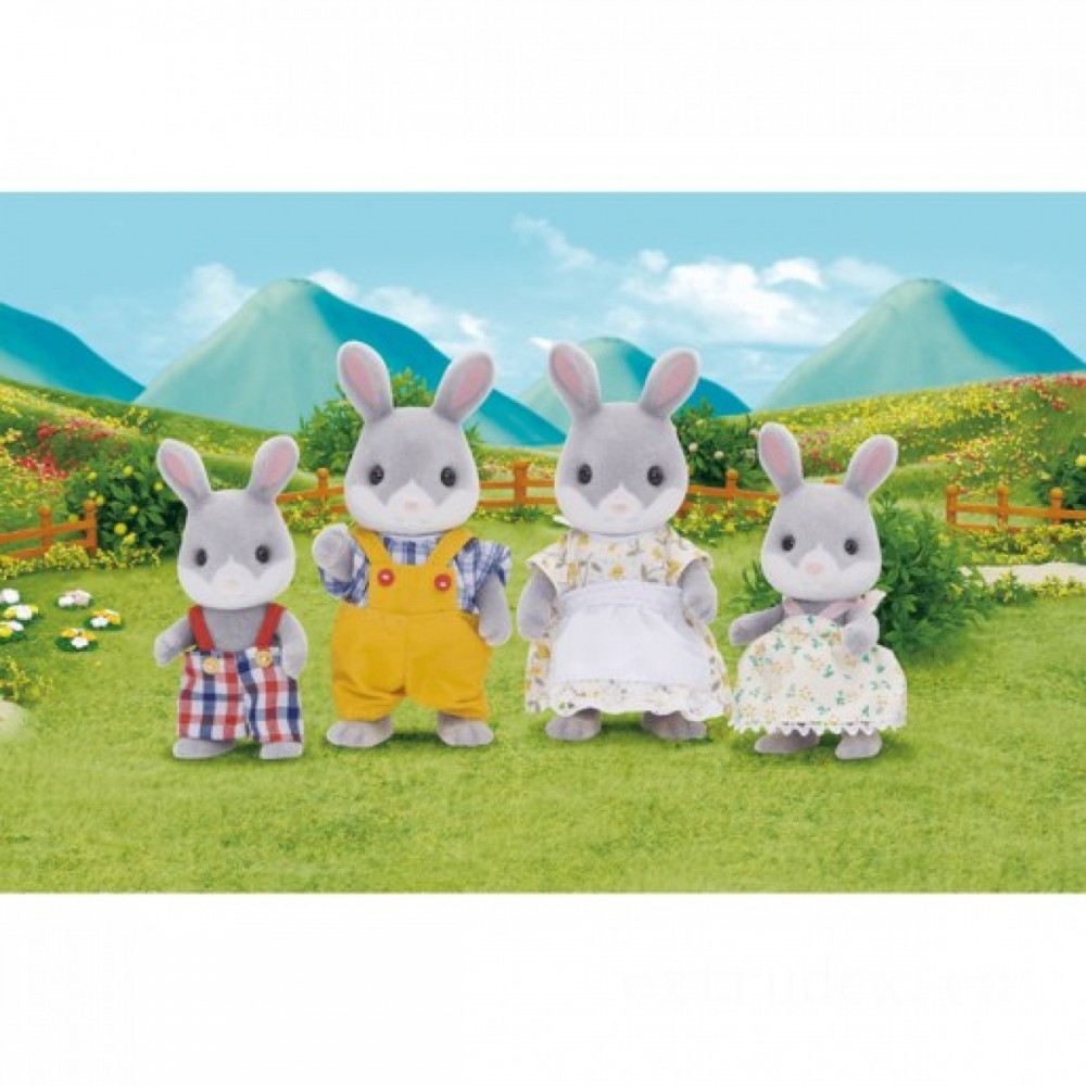 Fire Sale - Sylvanian Families Cottontail Bunny Loved Ones - Spree-Tastic Savings:£16