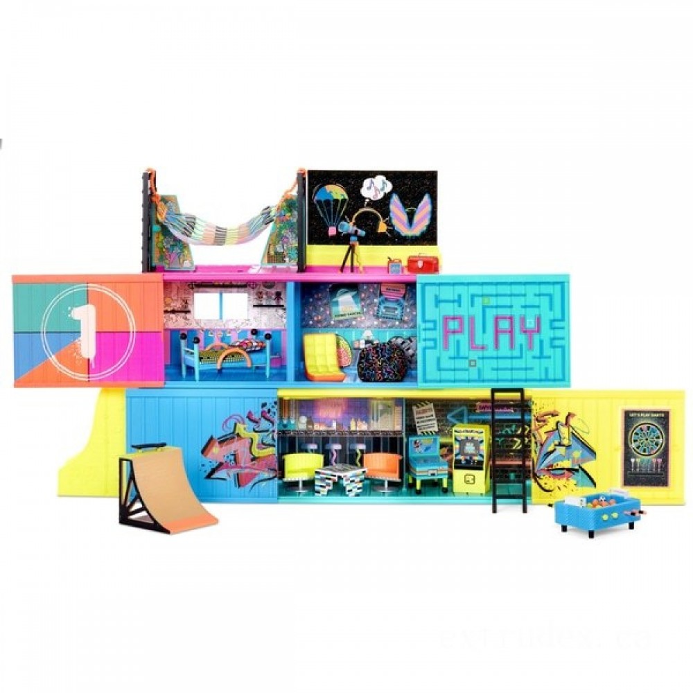 L.O.L. Surprise! Clubhouse Playset with 40+ Surprises as well as 2 Exclusives Figurines