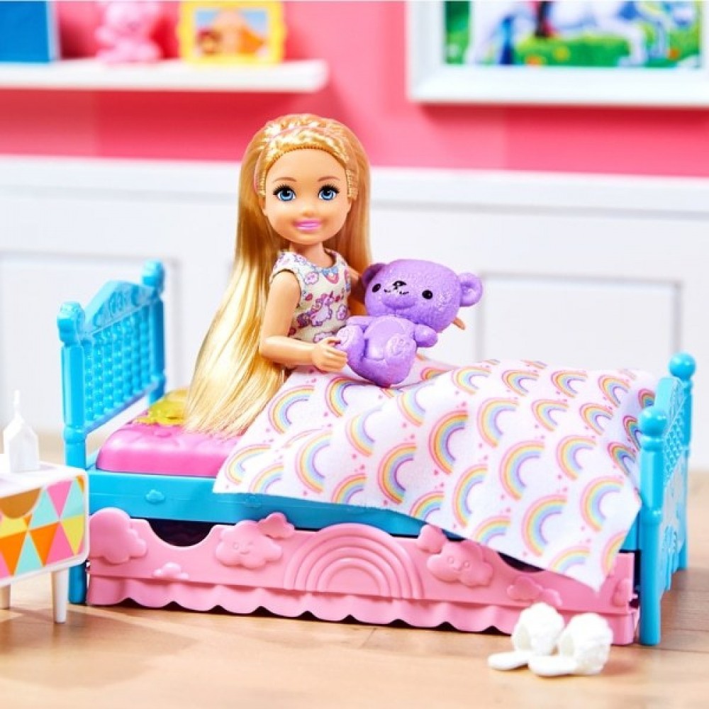 Barbie Club Chelsea Figurine Bedtime Playset