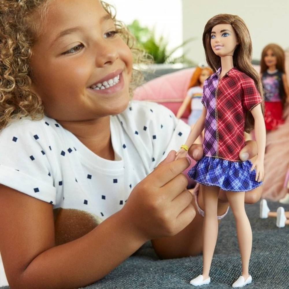 Bonus Offer - Barbie Fashionista Figurine 137 Fancy Plaid - Price Drop Party:£7[lac9364ma]